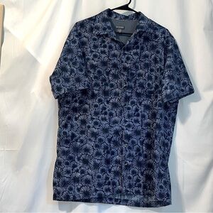 Men’s Van Heusen Short-Sleeve Button Down Size Large